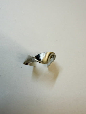 Beau Ribbon Toe Ring